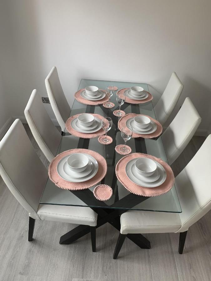 Crowthorne House, Beautiful 3 Bedroom Home For Upto 8 Guests, With Sofa Bed Cul-De-Sac With Private Driveway นอตติงแฮม ภายนอก รูปภาพ
