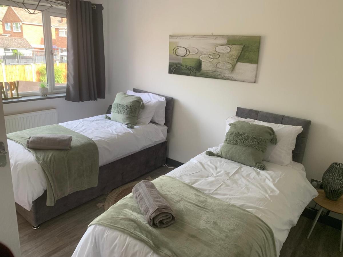 Crowthorne House, Beautiful 3 Bedroom Home For Upto 8 Guests, With Sofa Bed Cul-De-Sac With Private Driveway นอตติงแฮม ภายนอก รูปภาพ
