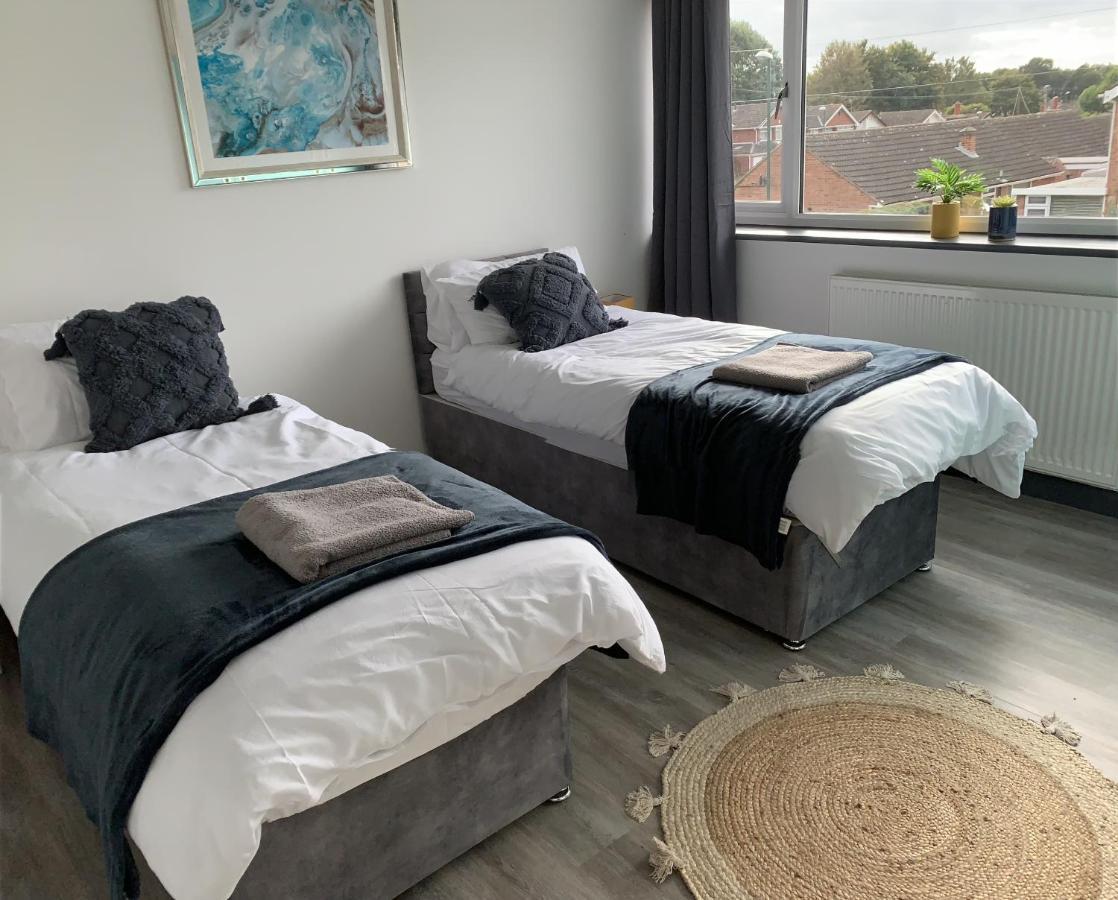 Crowthorne House, Beautiful 3 Bedroom Home For Upto 8 Guests, With Sofa Bed Cul-De-Sac With Private Driveway นอตติงแฮม ภายนอก รูปภาพ